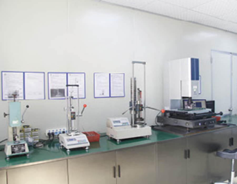 Tensile And Compression Testing Machine